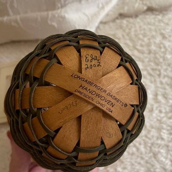 Longaberger authentic Santa’s helper basket. NEW - Picture 2 of 5